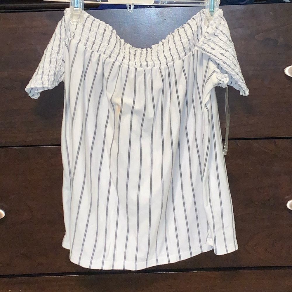american eagle off the shoulder top